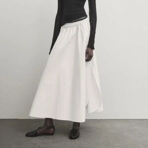 Massimo Dutti White Voluminous Poplin Midi Skirt